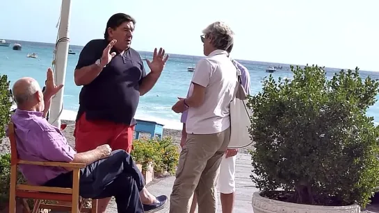 Italian guy talking with hands. Watch the hands tell the story