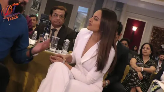 Sonakshi Sinha - "Brand Vision Sumeet Awards 2016"