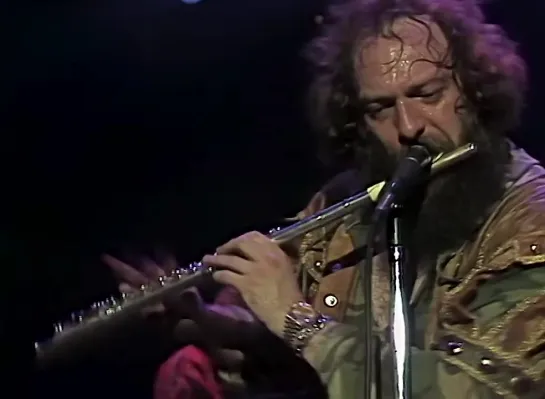 Jethro Tull "Locomotive Breath" (1982)