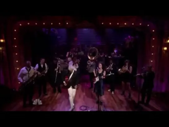 David Byrne & St. Vincent - Who (Live at Late Night with Jimmy Fallon, 10.09.2012)