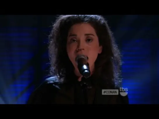 St. Vincent - Cheerleader (Live at Conan, 16.01.2012)