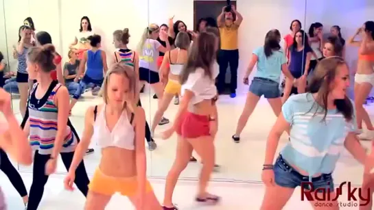 Классный танец, booty dance