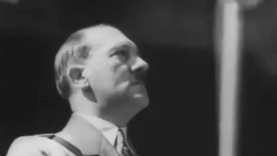 Tenemos que levantar un nuevo hombre - Adolf Hitler