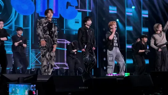 [FC] 130624 SHINee - Ring Ding Dong fancam (HOwithYoo)