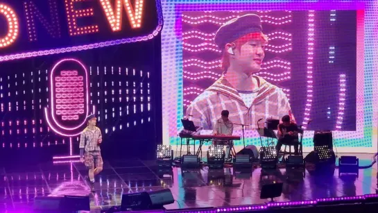 [FC] 180524 SHINee Onew Sick (full stage) GUESS FANMEETING D2