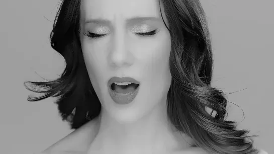 SIMONE SIMONS - In Love We Rust (OFFICIAL MUSIC VIDEO)