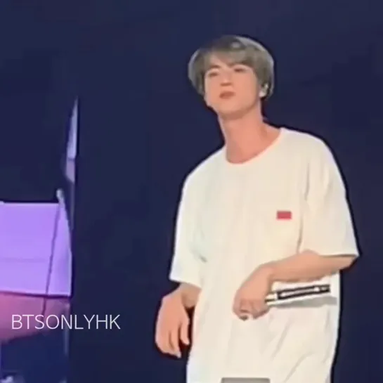 everyone please stop what you’re doing and look at seokjinnie being a little hamster