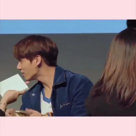 taekook were just so sweet and playful during this fansign, bless dna era.