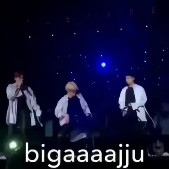 Whatever Jimin dancing , yoongi just