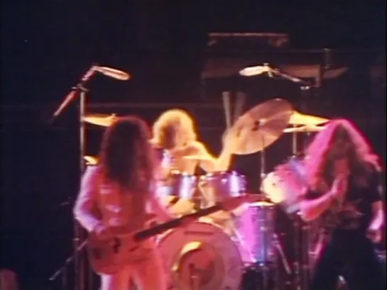 Deep Purple — You Keep On Moving (Rises Over Japan Tokyo 1975)