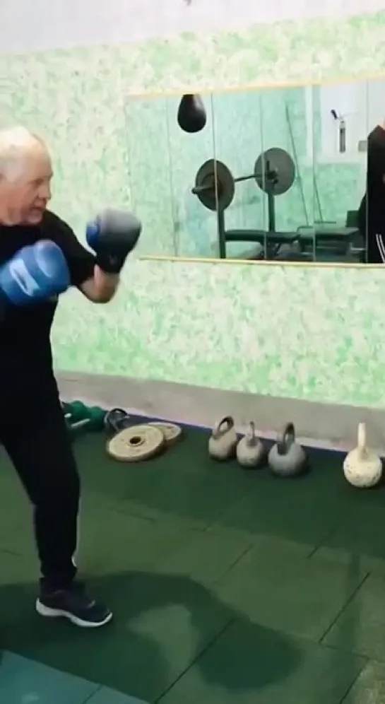 🥊 На видео Ивко Владимир Тимофеевич, КМС СССР по боксу, ему 73 года