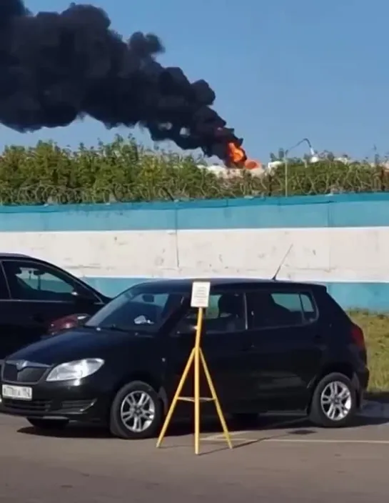 В Дзержинске Нижегородской области на заводе Сибура возникло факельное горение, причина - нарушение технологического процесса, с