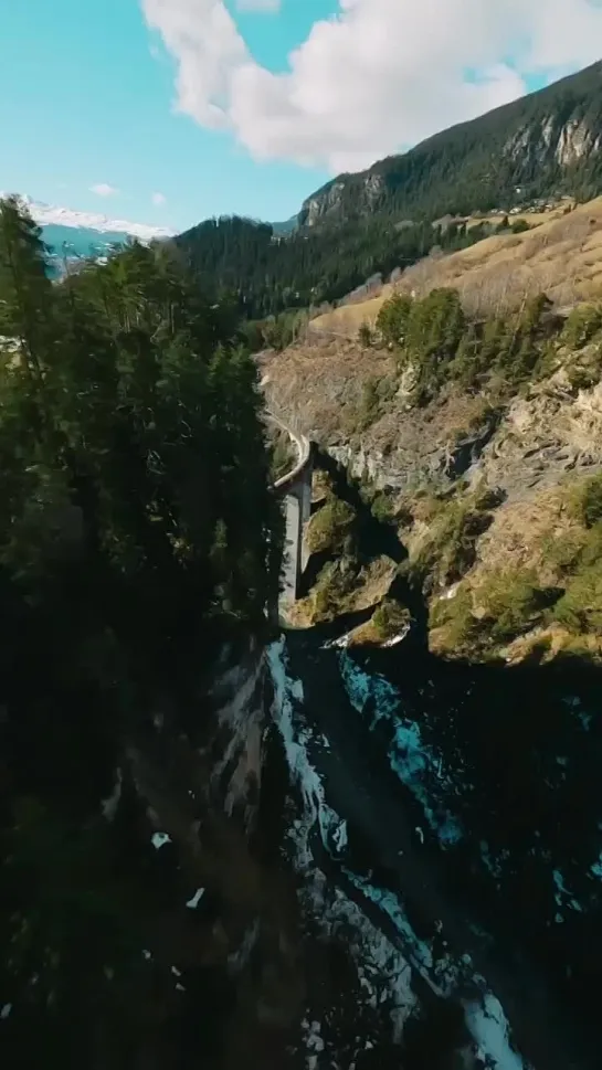 🇨🇭 Железная дорога среди гор, Швейцария