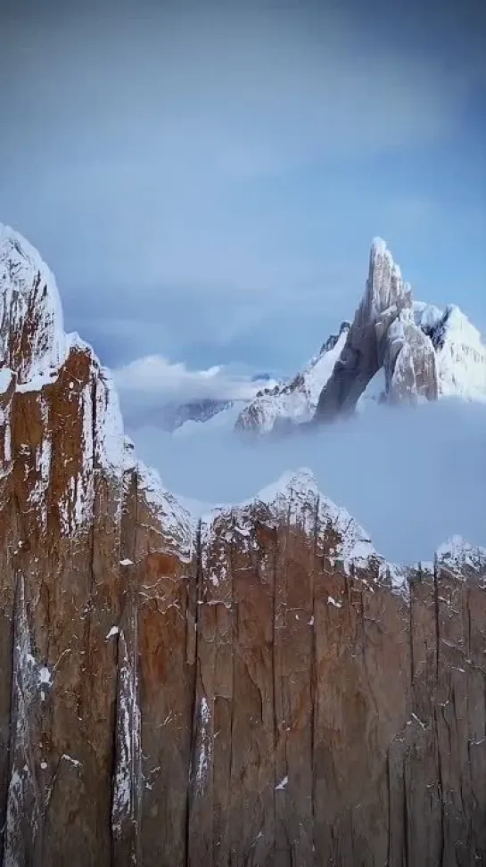 Серро-Торре - вершина в Патагонии, Южная Америка, расположенная на границе Аргентины и Чили