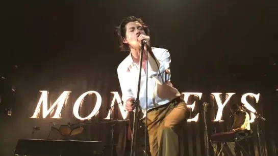 Arctic Monkeys - Lipstick Vogue (Elvis Costello cover) live @ Les Nuits de Fourv