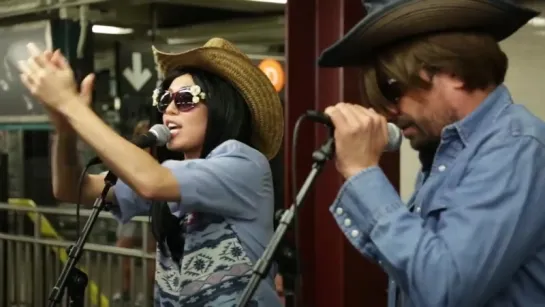 Jimmy and Miley Cyrus put on disguises and give a surprise performance