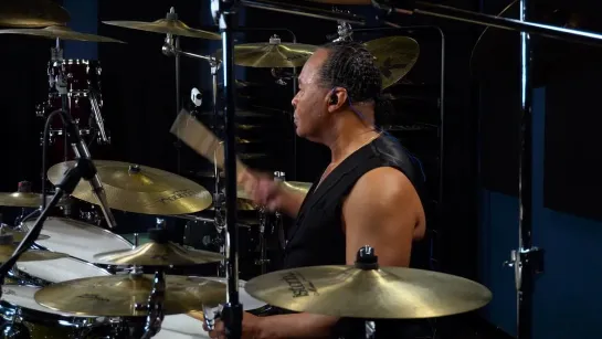 Michael Jackson's Drummer Jonathan Moffett Performs "Jam"