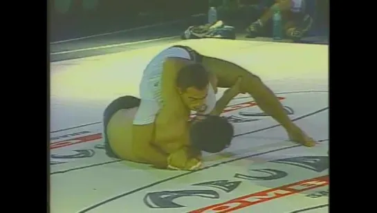 Royler Gracie (Blazil) Vs. Eddie Bravo (U.S.A.) (66 kg)