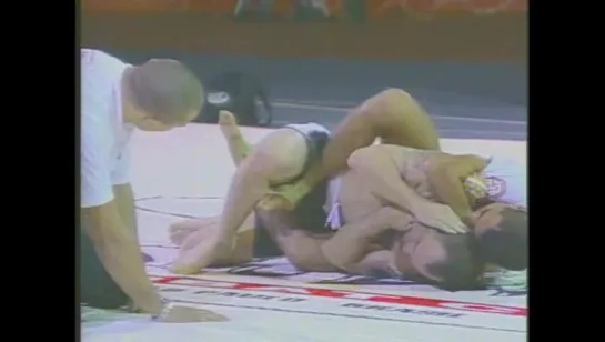 Royler Gracie (Brazil) Vs. Charles Pearson (U.S.A.) (66 kg)