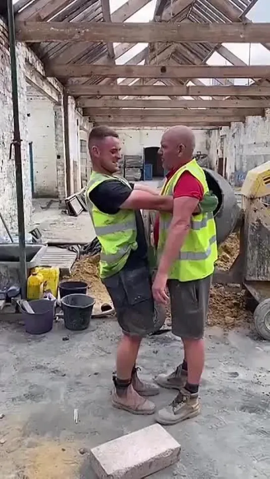 Workmen-1721580023287.mp4