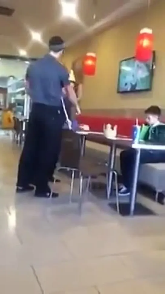 Burger-King-employee-slaps-kid-who-was-making-a-mess-and-makes-him-mop-1723544624276.mp4