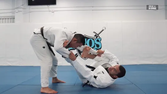 1 Rafael Silveira teaches Submissions From Spider Guard, during the fundamental class - Part 1