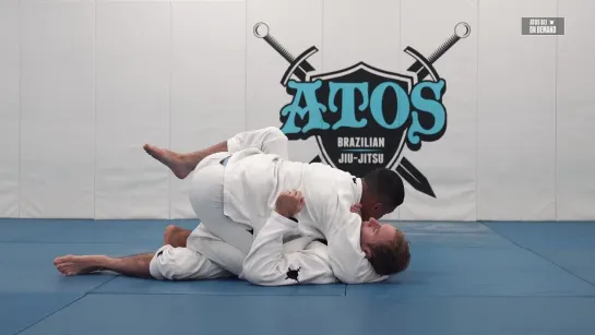 Rolando Samson teaches Squid Guard Pass With 3 Variations, during the fundamental class