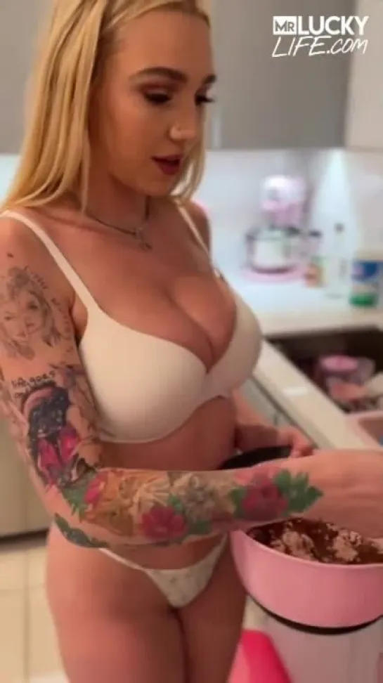 Mr Lucky Life Taco Tuesday With Kendra Sunderland (720p) [ big tits blonde blowjob doggystyle deepthroat titsjob cum on tits]