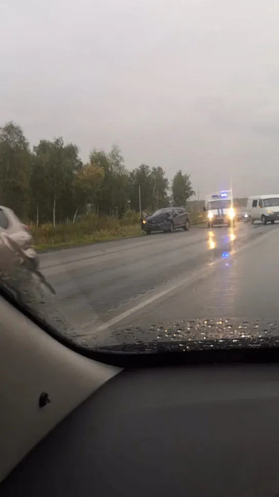 Авария на трассе не доезжая до стадиона