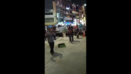 Street singers singing famous #DDLJ songs in #Malaysia