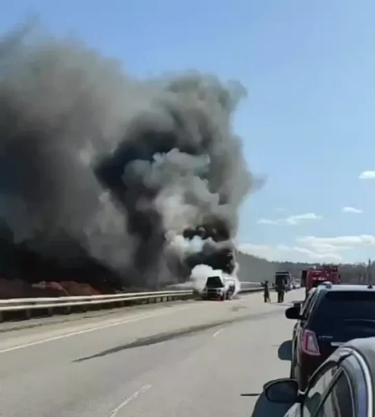 Трасса Красноярск-Канск. Водитель Гелендвагена попытался скрыться от ДПС, документы в порядке, был трезв.