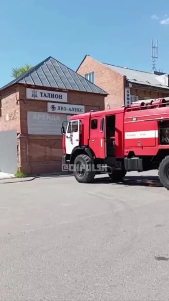 Пожарные на улице Автозаводской