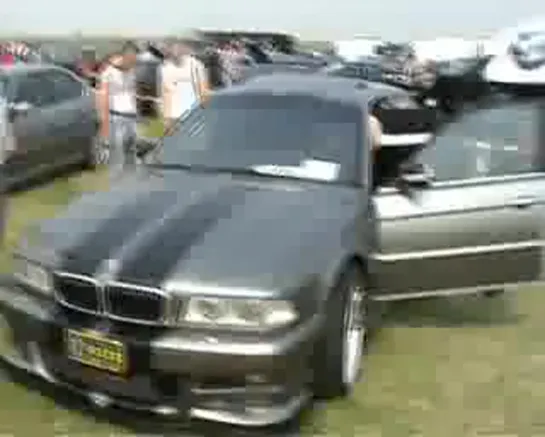 BMW  7er V8 Kompressor Sound