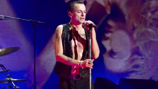 Depeche Mode - Enjoy The Silence Live in Berlin