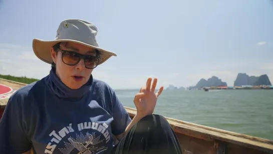 Sue Perkins Lost in Thailand S01E02