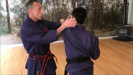 Tensho - sideways and upward hands