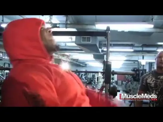 Train with Kai Greene II - Kai gives advice on training shoulders and upper back - Part 1