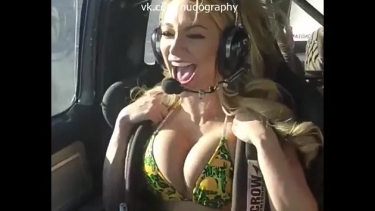 Линдси Пелас (Lindsey Pelas) поучаствовала в гонках (август 2015)