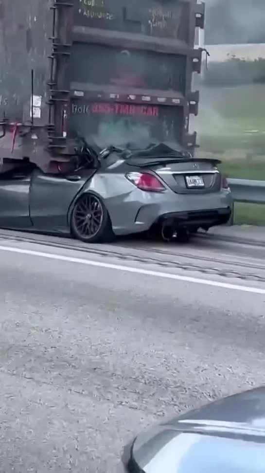 Mercedes AMG crashes into a dump truck on a Florida highway. #Crash #AMG #mercedes #bmw #audi