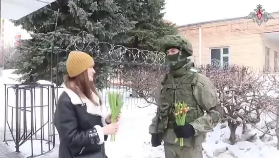 В подмосковной Власихе военнослужащие РВСН РФ поздравили женщин с наступающим Международным женским днем!