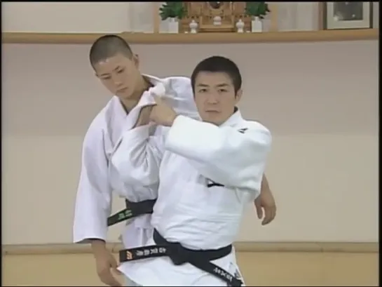 Toshihiko Koga - Morote Seoi Nage.