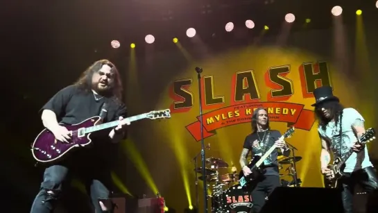 Slash feat. Myles Kennedy & The Conspirators featuring Wolfgang Van Halen - "Highway To Hell" (Paris 2024)