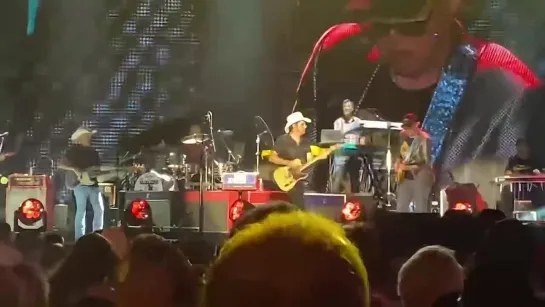 Brad Paisley & Joe Bonamassa - "Let the Good Times Roll" (July 4th 2023)