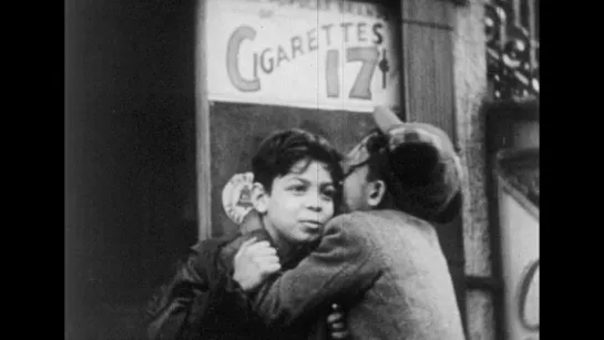 In the Street (1948) реж. James Agee, Helen Levitt, Janice Loeb