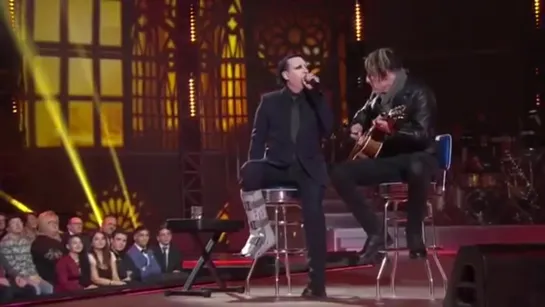 Marilyn Manson and Tyler Bates performing Sweet Dreams (Acoustic) live on italian TV show MUSIC