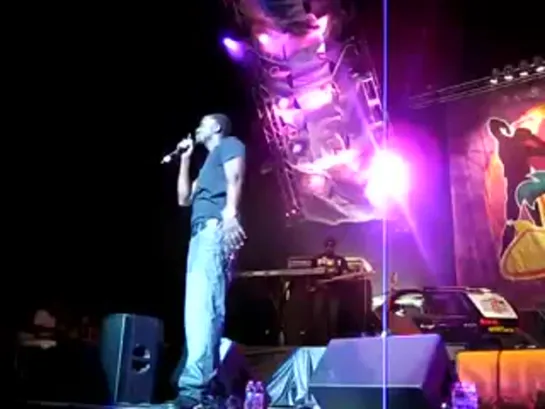 Akon - Bartender [Live]