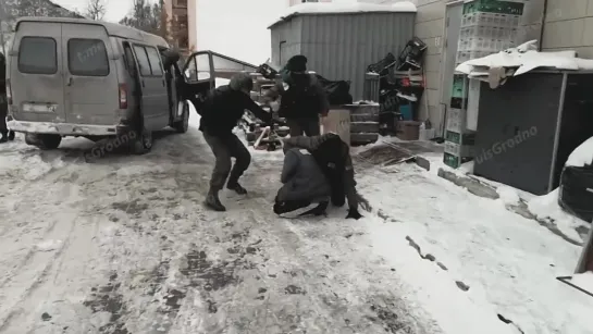 Насиловало малолетних девочек и снимало всю эту гнусность на камеру.