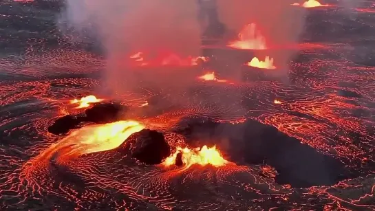 Вулкан Килауэа извергается на Гавайях 🌫