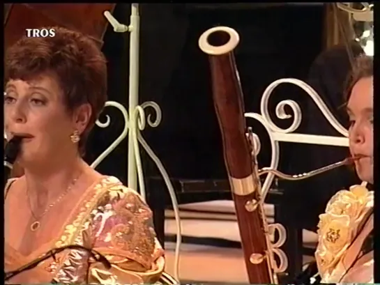 Andre Rieu  and the Johann Strauss Orchestra -  La Traviata  1995 !!! (Waltz Medley)