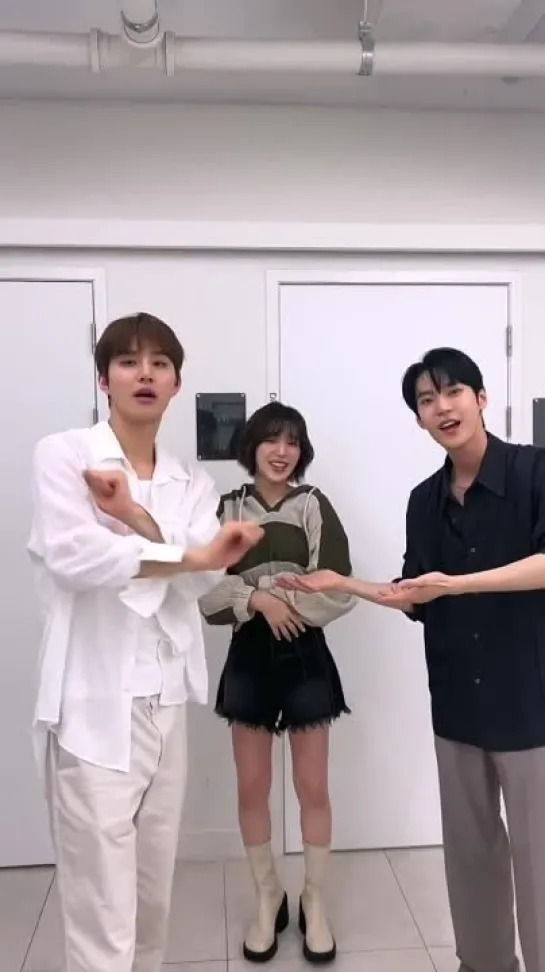 230424 DOJAEJUNGgram Reel & Tiktok update with JUNGWOO & DOYOUNG